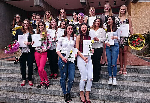 Absolventinen der Bezirksärztekammer Kassel Gruppenfoto von den Absolventinen der Bezirksärztekammer Kassel
