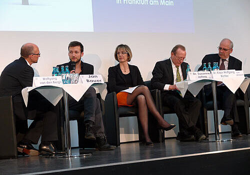 Foto von der Podiumsdiskussion am Nachmittag