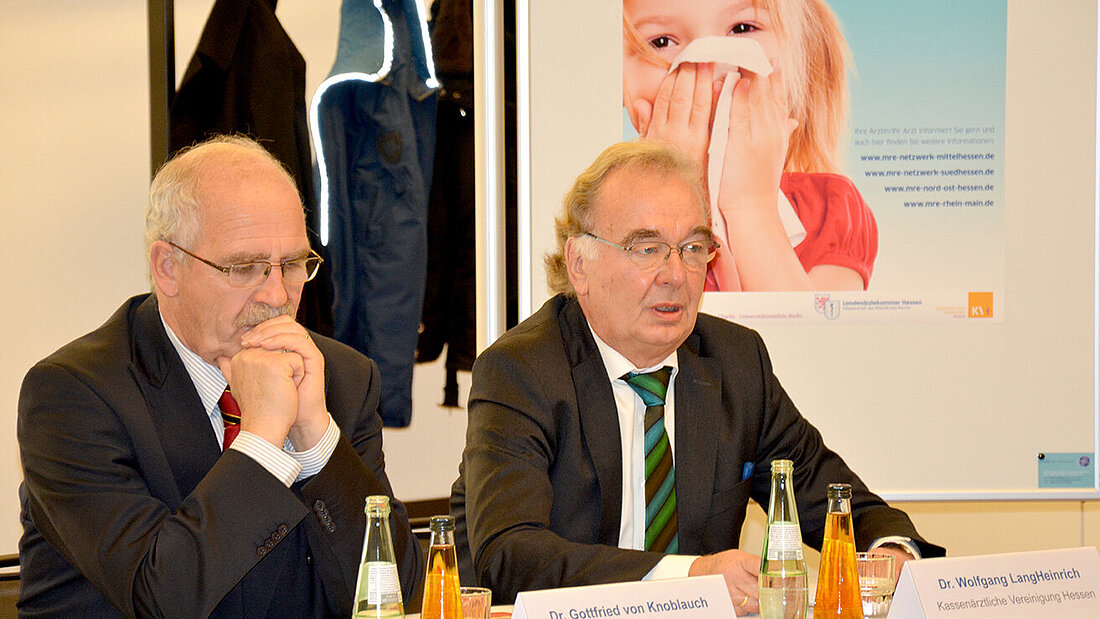 Foto von Dr. Gottfried von Knoblauch zu Hatzbach, Präsident der Landesärztekammer Hessen, Dr. Wolfgang LangHeinrich, Kassenärztliche Vereinigung Hessen
