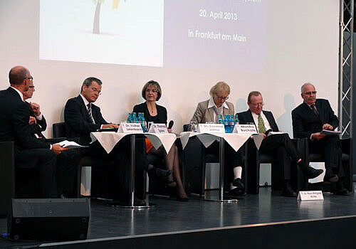Foto von der Podiumsdiskussion am Vormittag