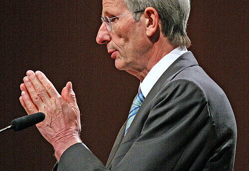 Prof. Dr. Jörg-Dietrich Hoppe auf dem Deutschen Ärztetag am 20.05.2008 Foto von Prof. Dr. Jörg-Dietrich Hoppe auf dem Deutschen Ärztetag am 20.05.2008