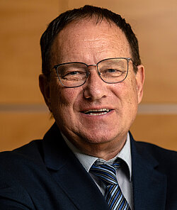 Dr. med. Dipl.-Chem. Paul Otto Nowak Nowak_Paul_Otto.jpg