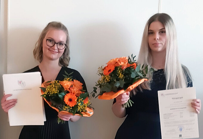 Die Einserkandidatinnen Celina Weirich (links) und Lisa-Marie Lindt (rechts) PM_2023_03_30_Einserkandidatinnen.jpg