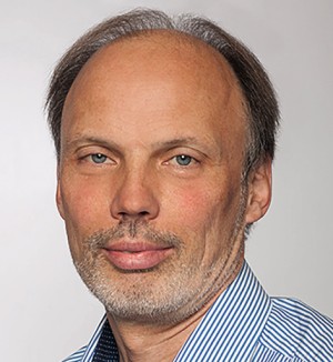 Dr. med. Egbert Opitz opitz_copyright_adrian_sandha.jpg