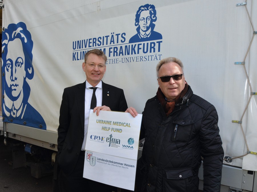 Prof. Dr. med. Jürgen Graf, Universitätsklinikum Frankfurt, und Dr. med. Edgar Pinkowski, Landesärztekammer Hessen (LÄKH). ukraine_neu_asb.jpg