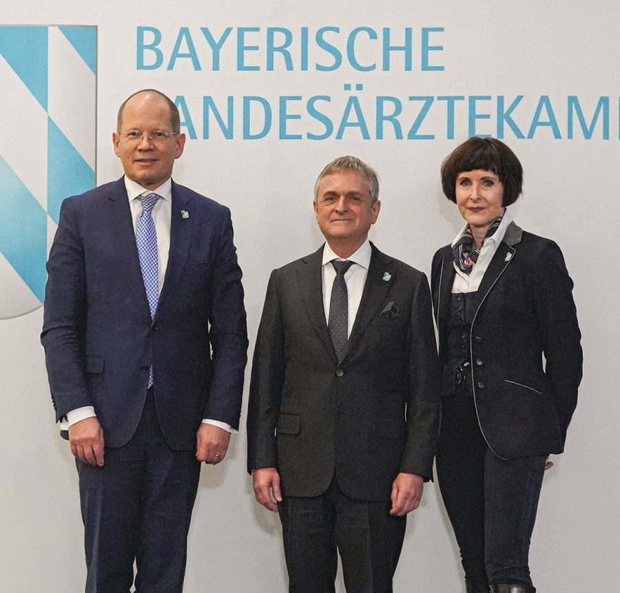 Neues Präsidium der BLÄK seit 11. Februar 2023: von links Dr. med. Andreas Botzlar (1. Vizepräsident), Präsident Dr. med. Gerald Quitterer und Dr. Marlene Lessel, 2. Vizepräsidentin. bayerische_landesaerztekammer.jpg