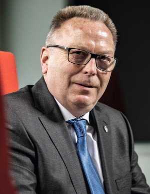 Dr. med. Edgar Pinkowski editorial_05_f_juelich.jpg