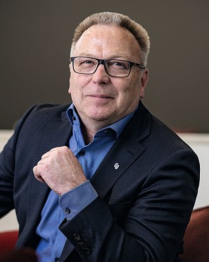 Dr. med. Edgar Pinkowski editorial_10_23_foto_neu_neu_107.jpg