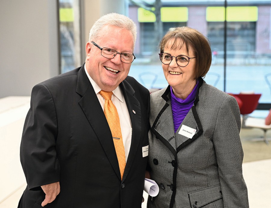 symp_markovic_und_ehefrau.jpg symp_markovic_und_ehefrau.jpg