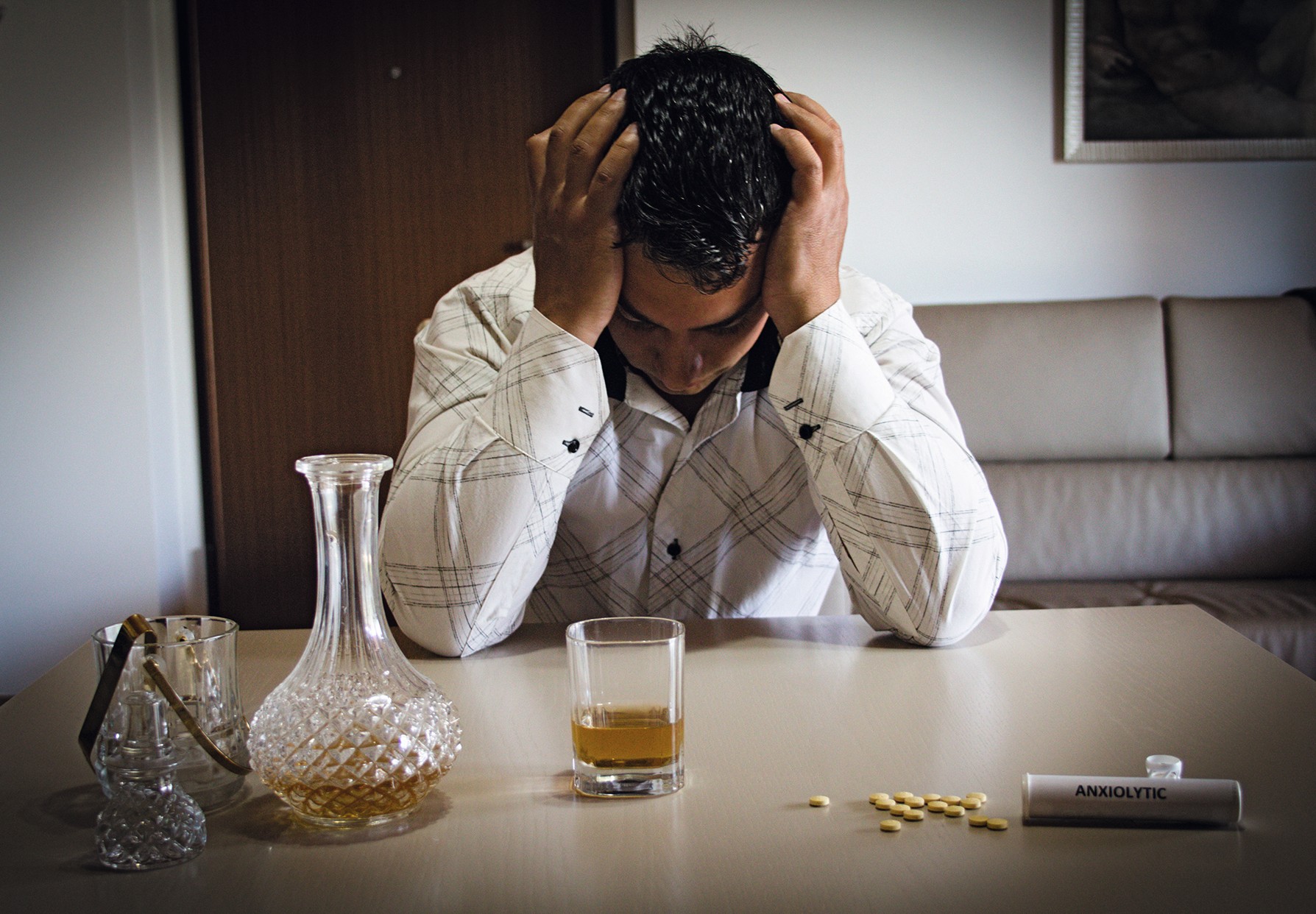Der Konsum von Alkohol in Verbindung mit Medikamenten wie Opioiden oder Benzodiazepinen gilt als besonders risikoreich.