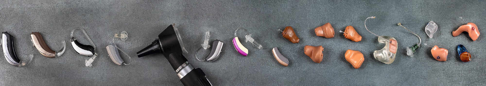 Verschiedene Hörgeräte - Symbolbild