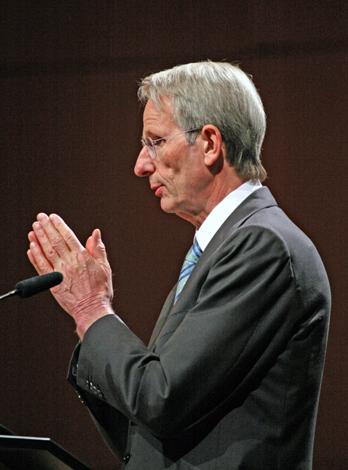 Foto von Prof. Dr. Jörg-Dietrich Hoppe auf dem Deutschen Ärztetag am 20.05.2008